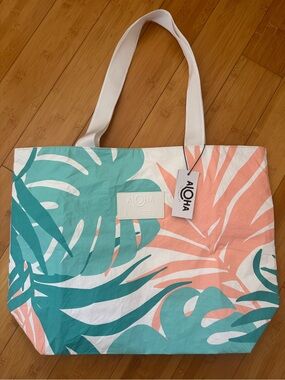 NWT Aloha Collection Day Tripper in POG Print